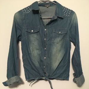 jean long sleeve with pearls on shoulders